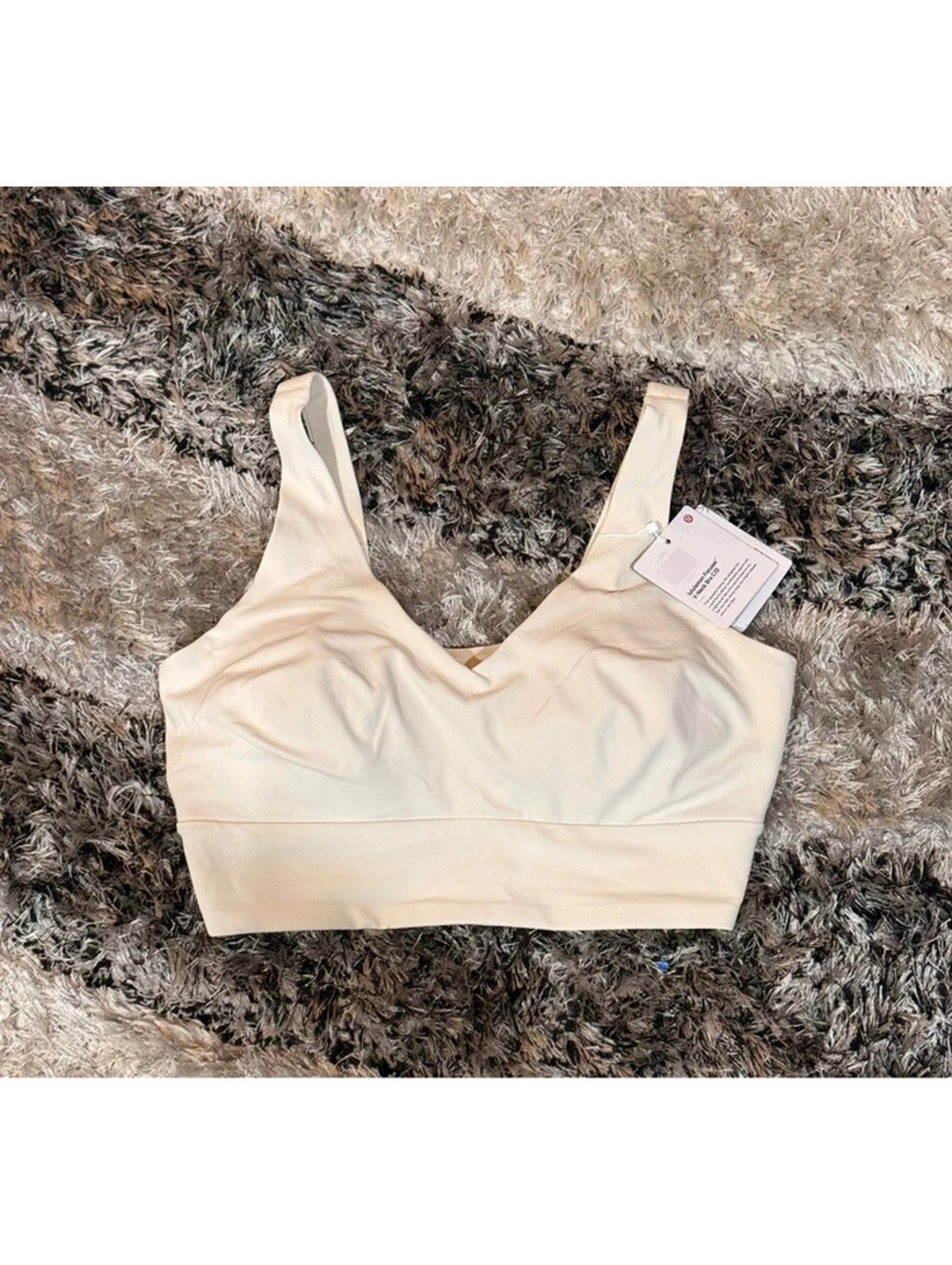 Lululemon Focuser V-Neck Bra C/D Light Ivory Size L - Picture 3 of 5